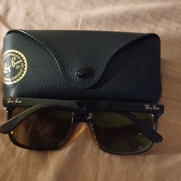 Ray bans glasses w case - Picture 2 of 5